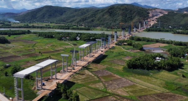 Hình ảnh cho bài viết Phú Yên triển khai Đợt thi đua cao điểm “500 ngày đêm thi đua hoàn thành 3.000 km đường bộ cao tốc”